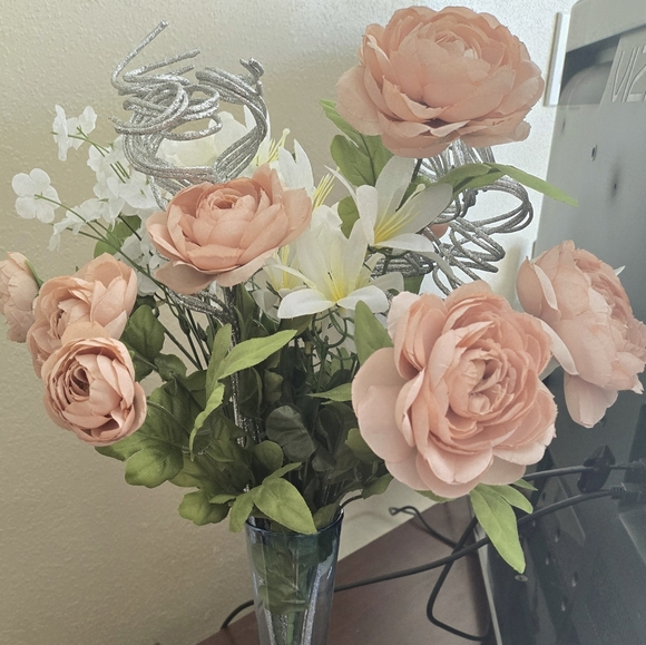 Flower bouquet - Picture 2 of 2